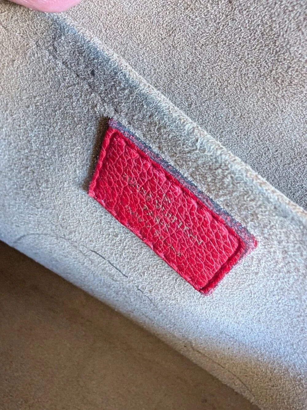 Louis Vuitton crossbody bag - Picture 11 of 13